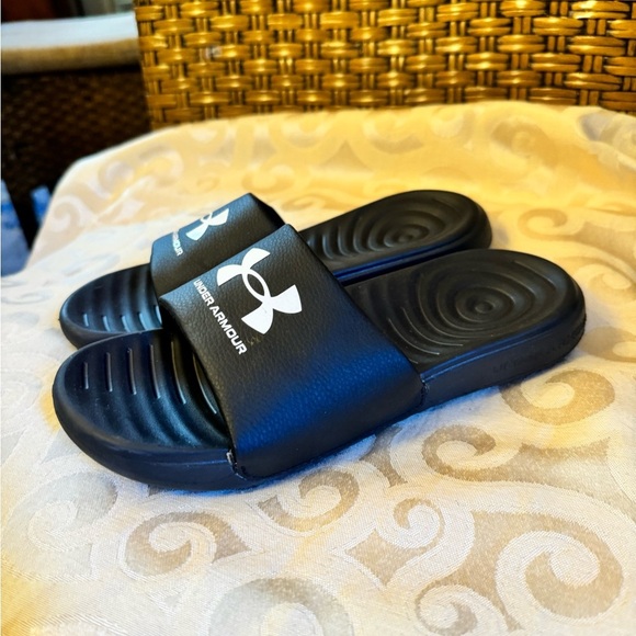 Under Armour Kids Black Sandals - Picture 2 of 4